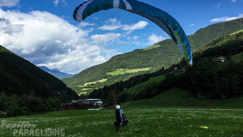DT24.16-Paragliding-Luesen-1359