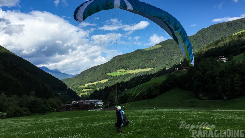 DT24.16-Paragliding-Luesen-1359.jpg