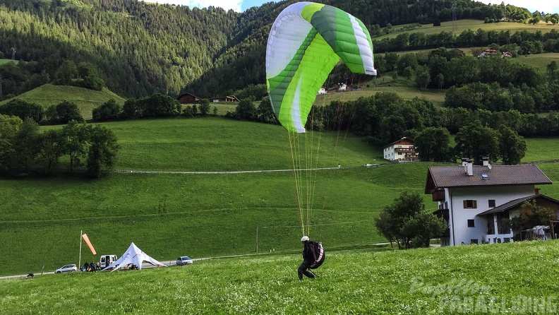 DT24.16-Paragliding-Luesen-1361