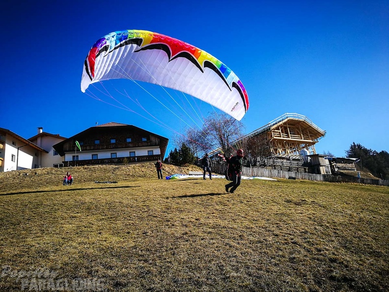 DH11.17 Luesen-Paragliding-145