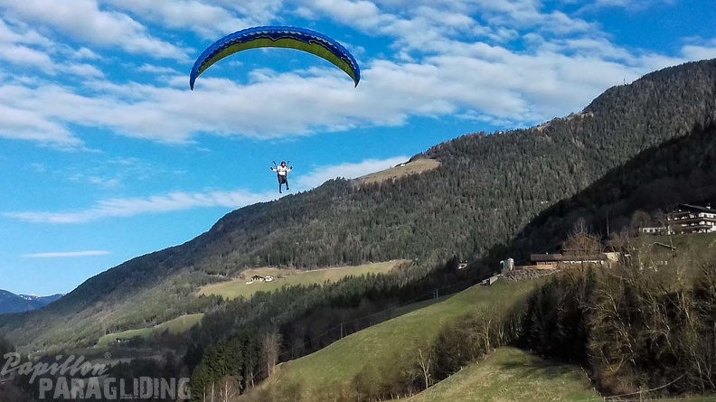 DH11.17 Luesen-Paragliding-275