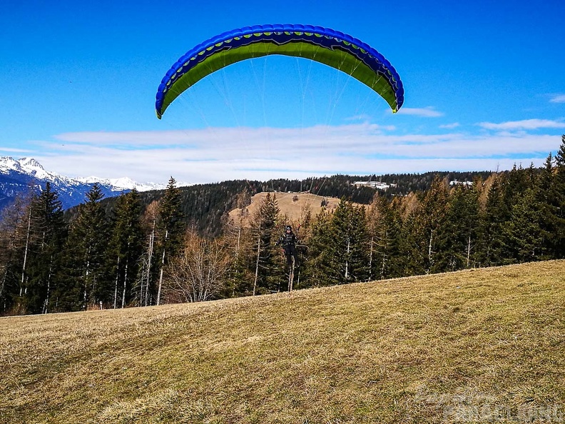 DH11.17 Luesen-Paragliding-330