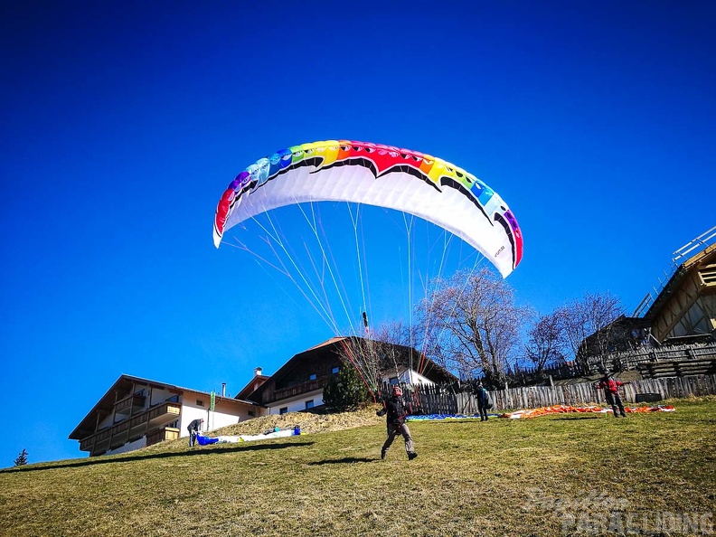 DH11.17 Luesen-Paragliding-395