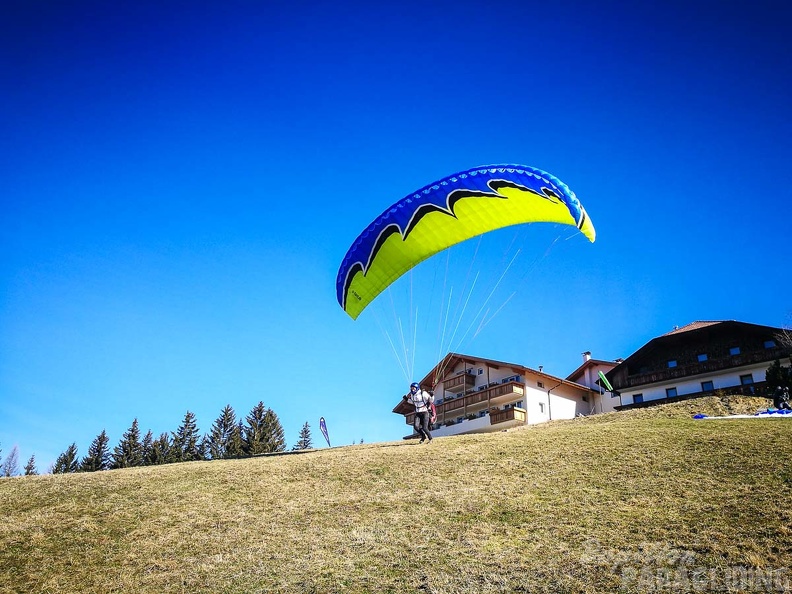 DH11.17 Luesen-Paragliding-411