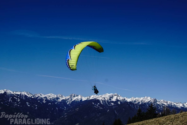 DH11.17 Luesen-Paragliding-437