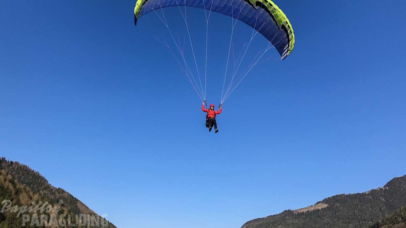 DH13.17 Luesen-Paragliding-187