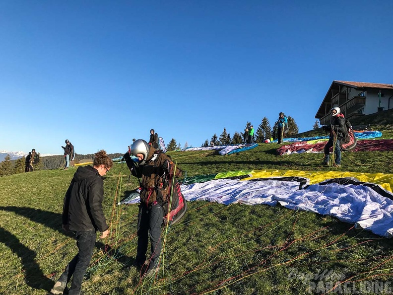 DH13.17 Luesen-Paragliding-252