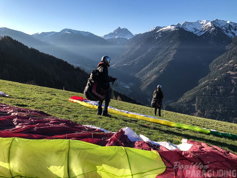 DH13.17 Luesen-Paragliding-280