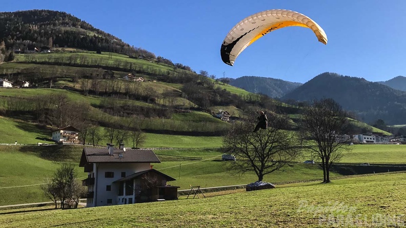 DH13.17 Luesen-Paragliding-357