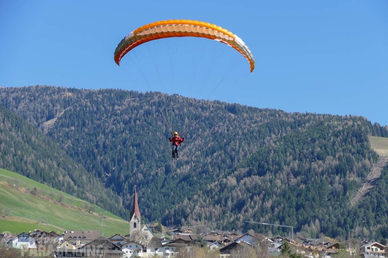 DH13.17 Luesen-Paragliding-393