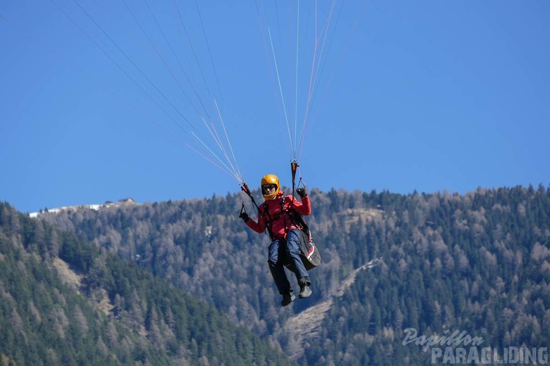 DH13.17 Luesen-Paragliding-394