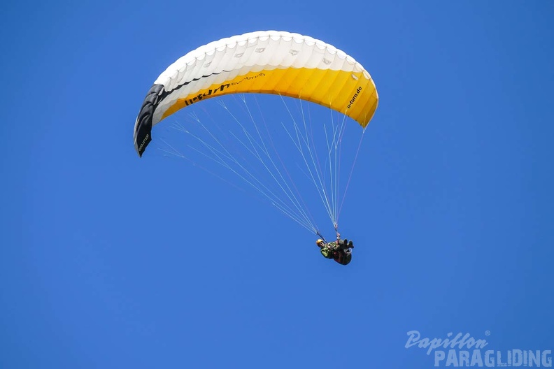 DH13.17 Luesen-Paragliding-396