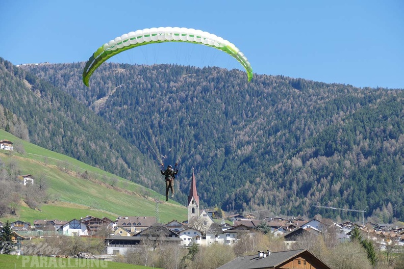 DH13.17_Luesen-Paragliding-404.jpg
