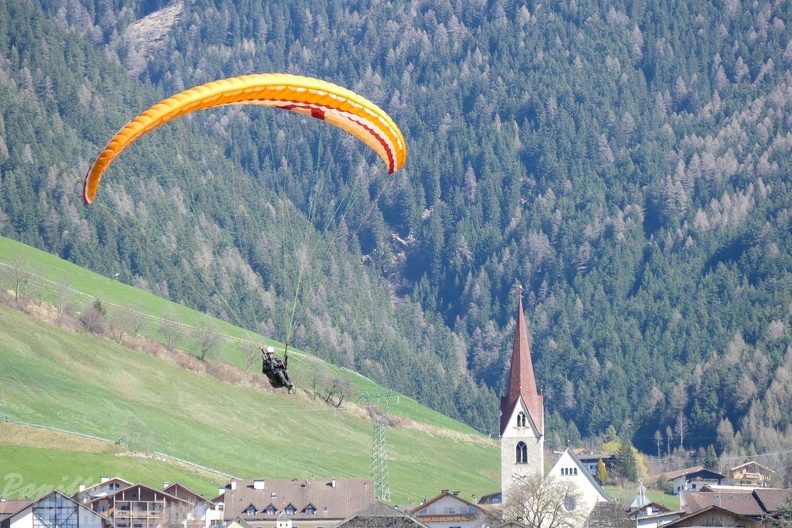 DH13.17 Luesen-Paragliding-414