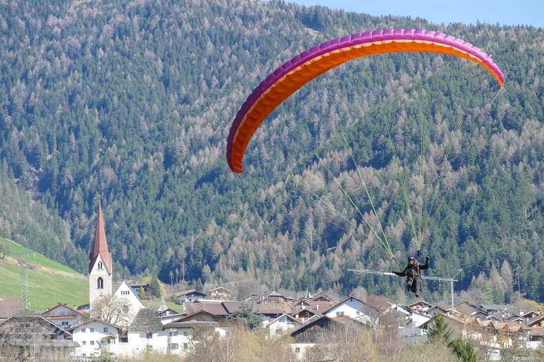 DH13.17 Luesen-Paragliding-426