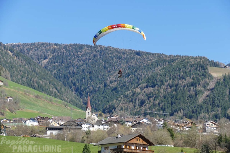 DH13.17_Luesen-Paragliding-429.jpg
