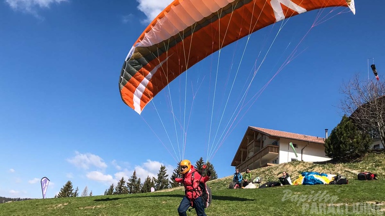 DH13.17 Luesen-Paragliding-512