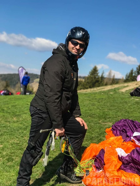 DH13.17 Luesen-Paragliding-524