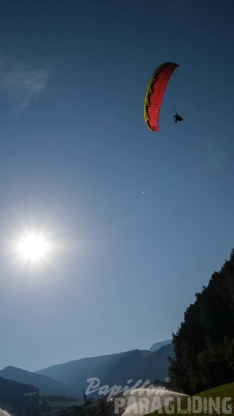 DH27.17 Luesen-Paragliding-198