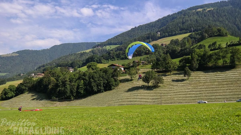DH27.17 Luesen-Paragliding-220