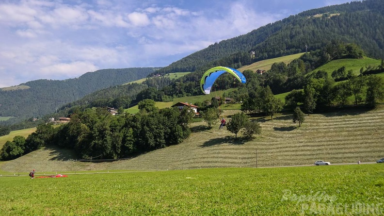 DH27.17 Luesen-Paragliding-220