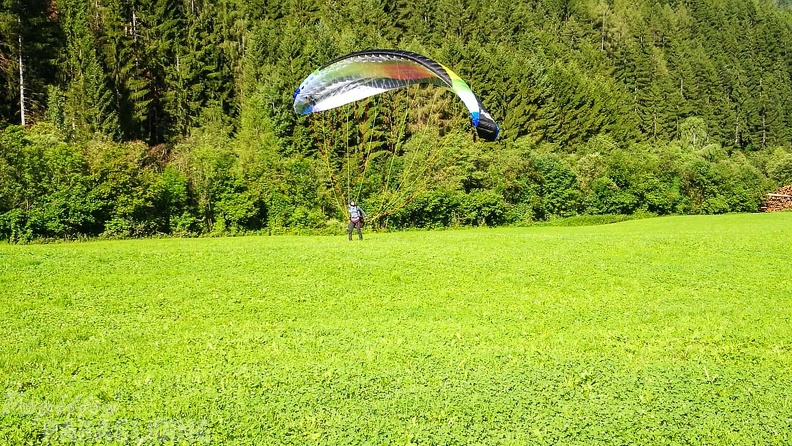 DH28.17_Luesen-Paragliding-121.jpg