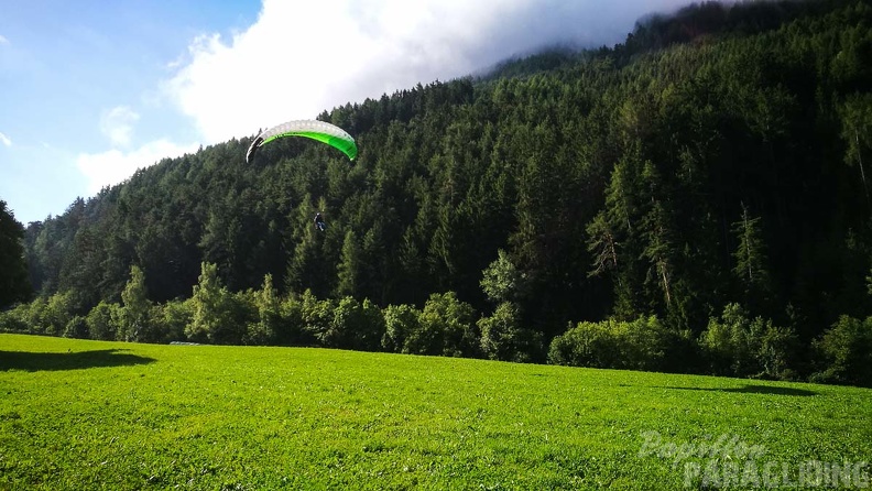 DH28.17_Luesen-Paragliding-126.jpg