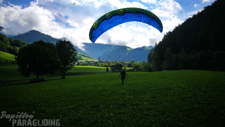 DH28.17 Luesen-Paragliding-184