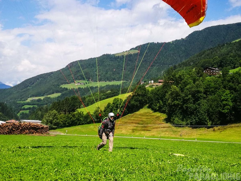 DH28.17 Luesen-Paragliding-201