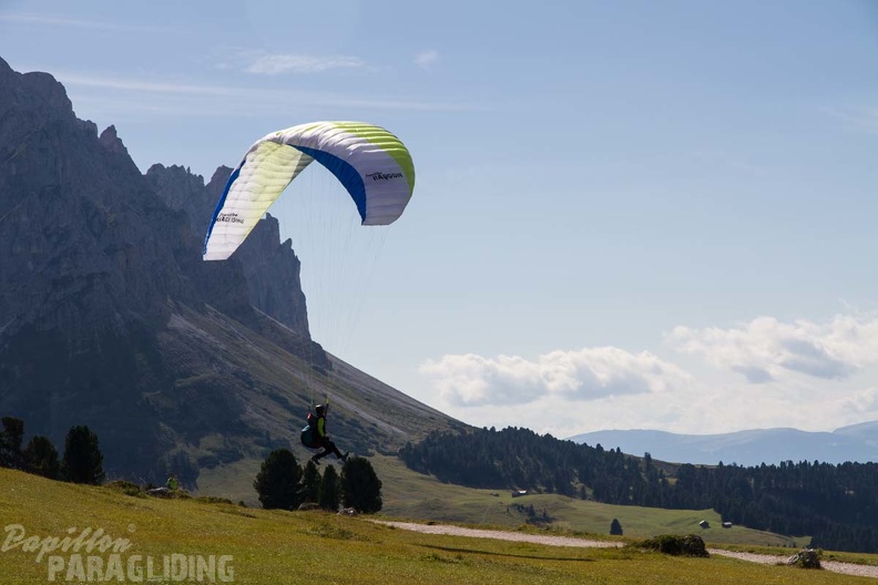 DH34.17 Luesen-Paragliding-185