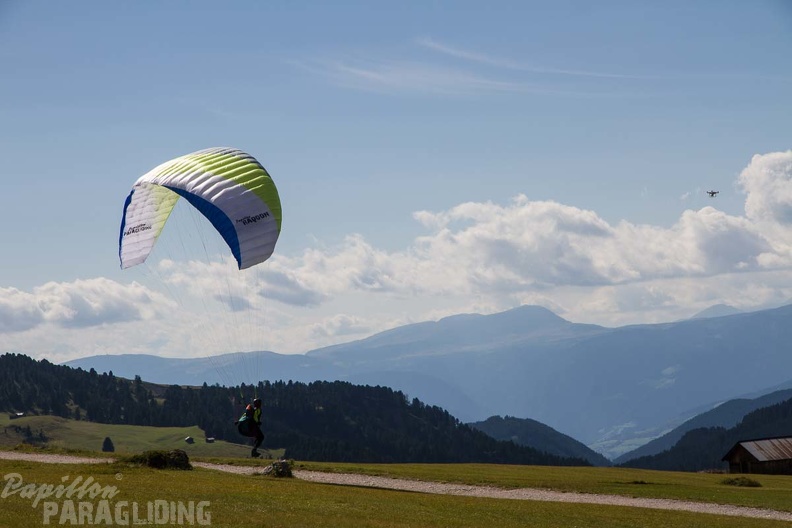 DH34.17 Luesen-Paragliding-186