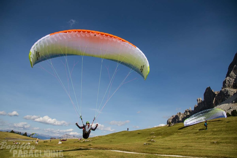 DH34.17 Luesen-Paragliding-330