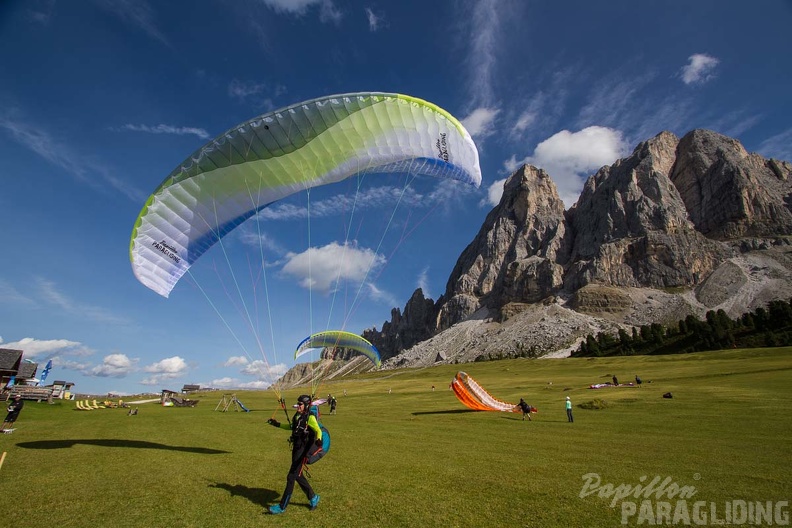 DH34.17 Luesen-Paragliding-541