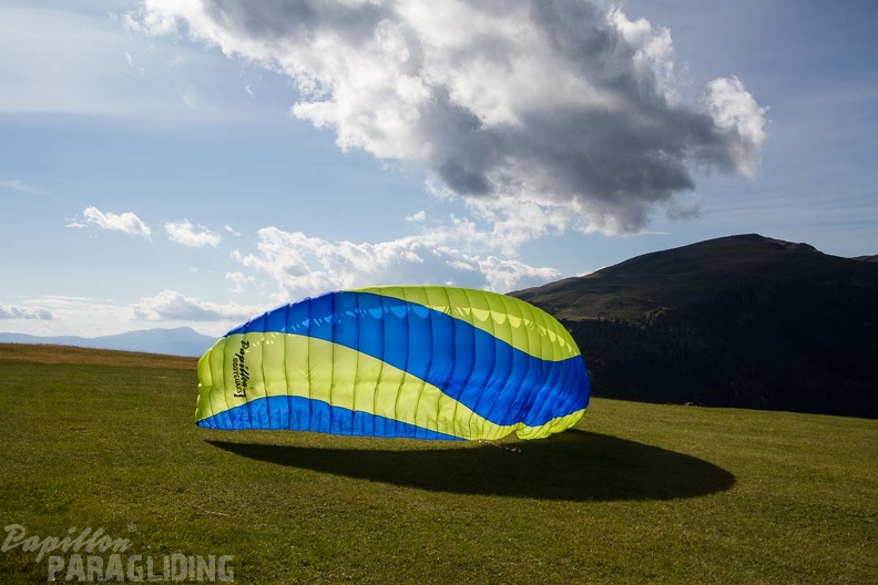 DH34.17 Luesen-Paragliding-605