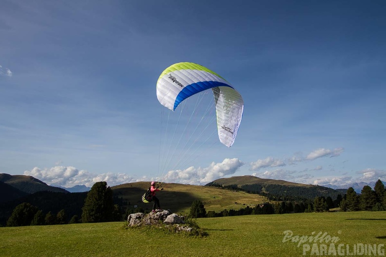 DH34.17 Luesen-Paragliding-621