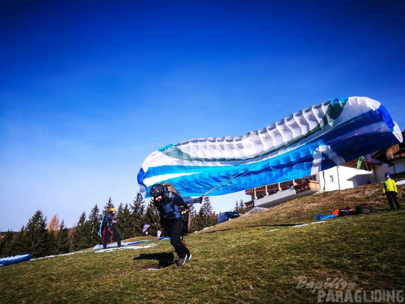 DH47.17-Luesen Paragliding-121