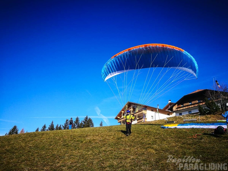 DH47.17-Luesen Paragliding-209