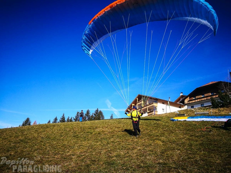 DH47.17-Luesen_Paragliding-210.jpg