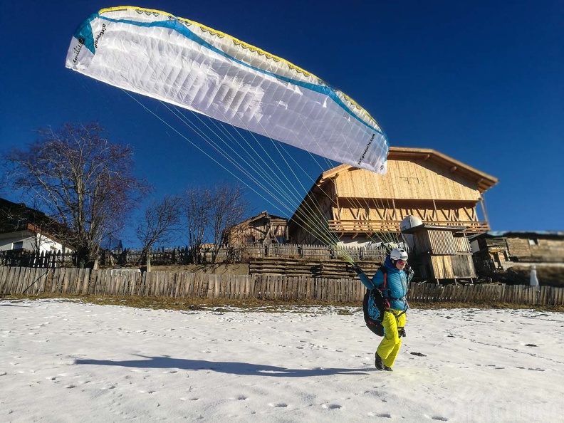 DH52.17 Luesen-Paragliding-110