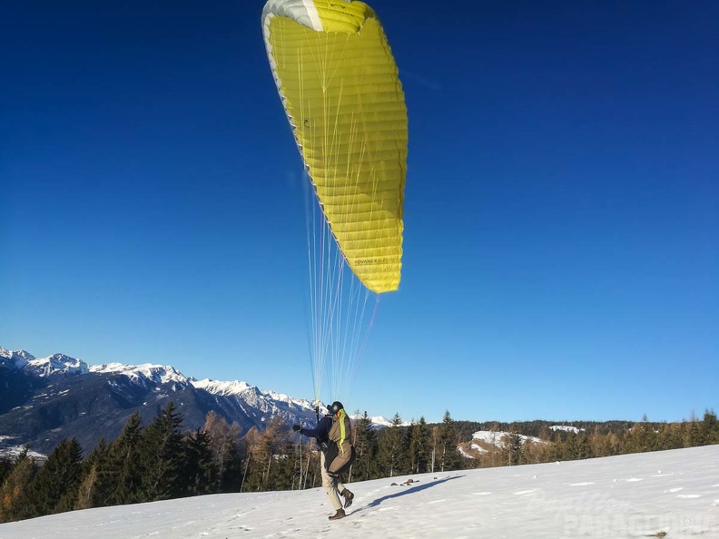 DH52.17 Luesen-Paragliding-117