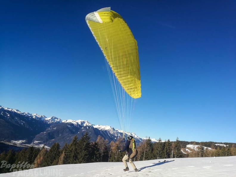 DH52.17 Luesen-Paragliding-118