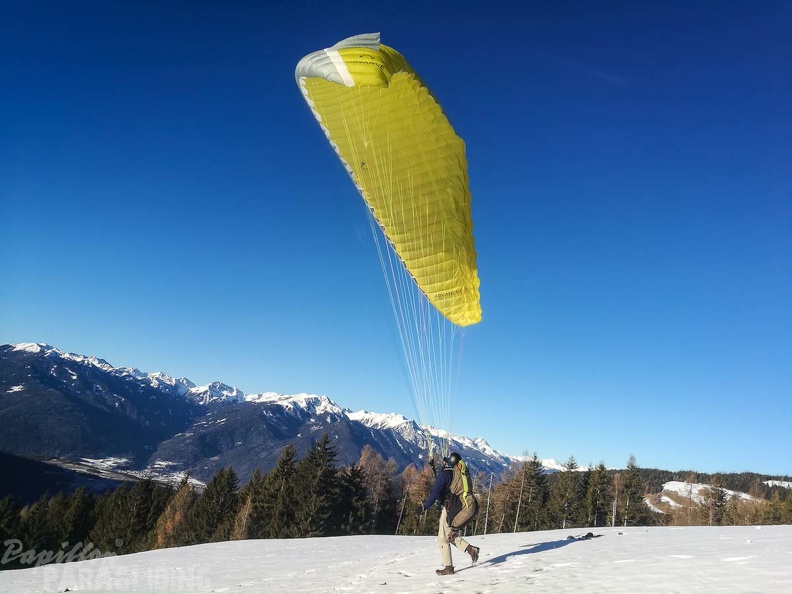 DH52.17 Luesen-Paragliding-119