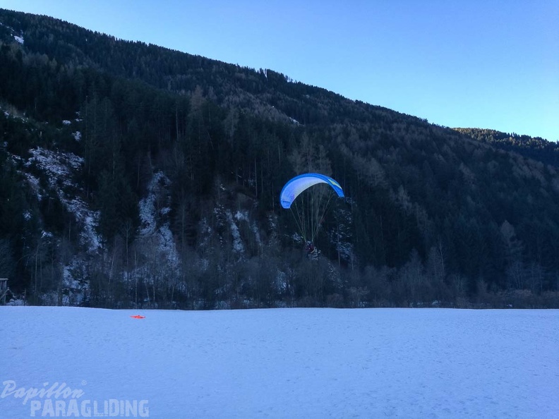 DH52.17 Luesen-Paragliding-163