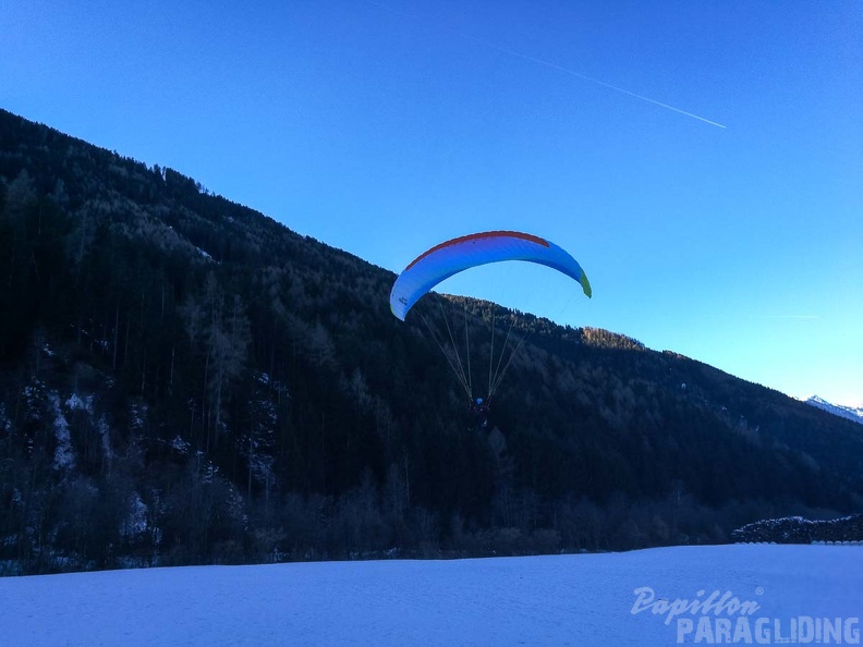 DH52.17 Luesen-Paragliding-171