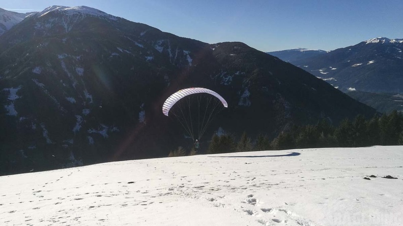 DH52.17 Luesen-Paragliding-189