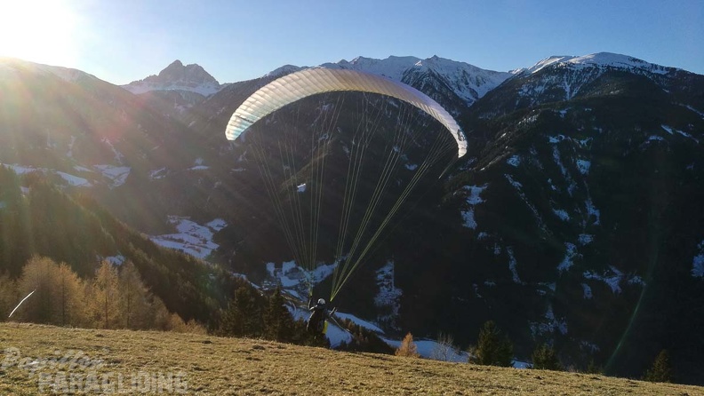DH52.17 Luesen-Paragliding-208