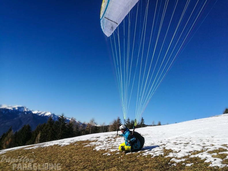 DH52.17 Luesen-Paragliding-230