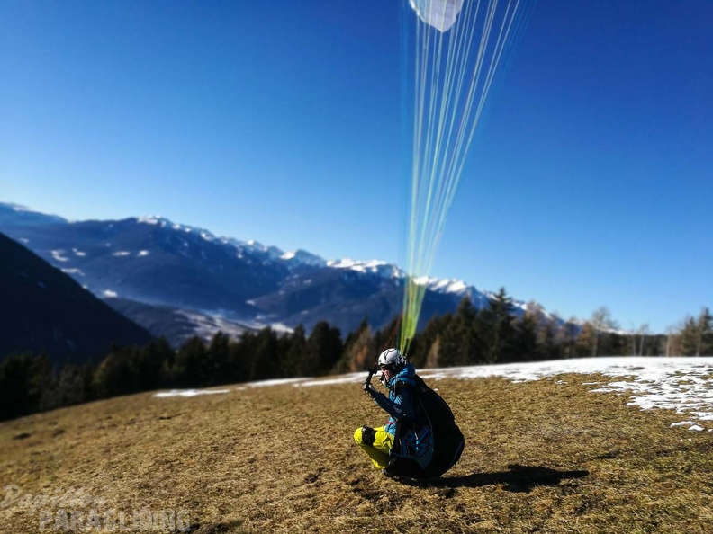 DH52.17 Luesen-Paragliding-232