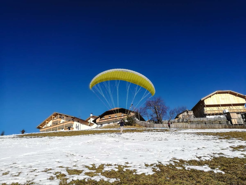 DH52.17 Luesen-Paragliding-243