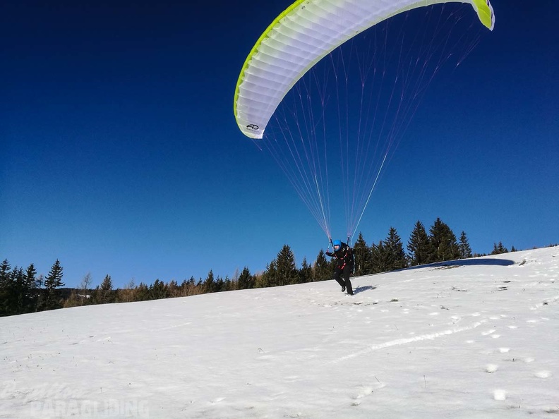 DH52.17 Luesen-Paragliding-264